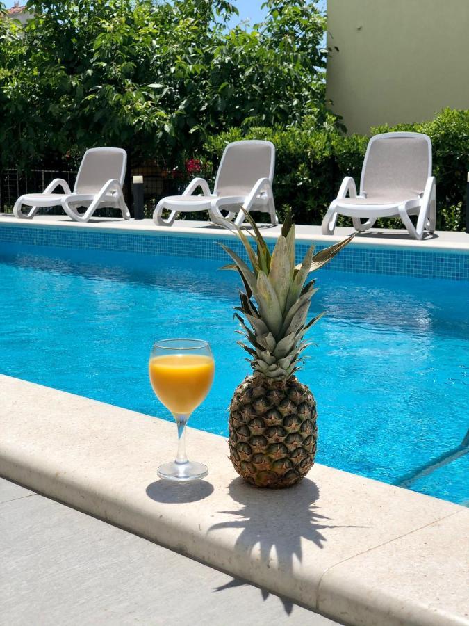 Seka Apartments With A Pool Kaštela 外观 照片