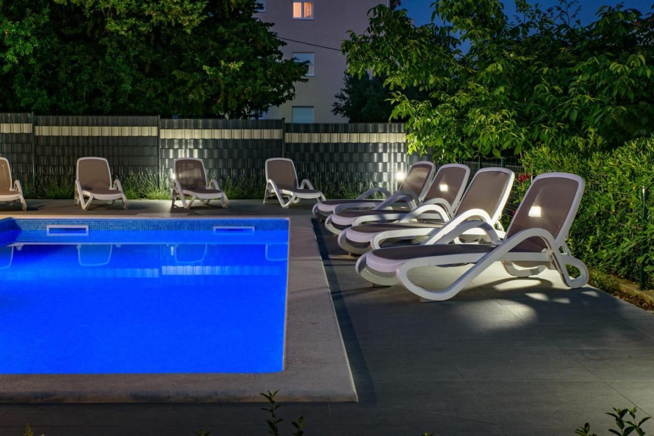 Seka Apartments With A Pool Kaštela 外观 照片