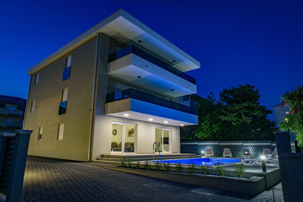 Seka Apartments With A Pool Kaštela 外观 照片
